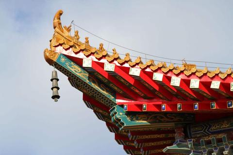 古人建房子为啥要“翘屋檐”？飞檐里藏着老祖宗的生存智慧和浪漫