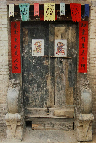 老一辈总喊“别踩门槛”：原来和门神有关的千年禁忌，藏着这些文化密码