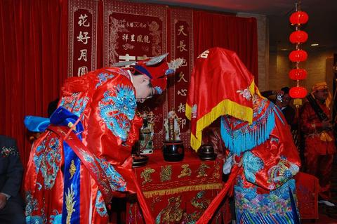 婚礼上请道士做法事：一场延续千年的民间祈福密码