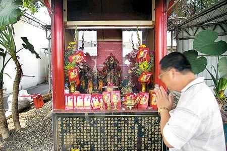 台湾赌徒为何疯狂拜”十八王公”？一场民间信仰与投机心理的隐秘对话