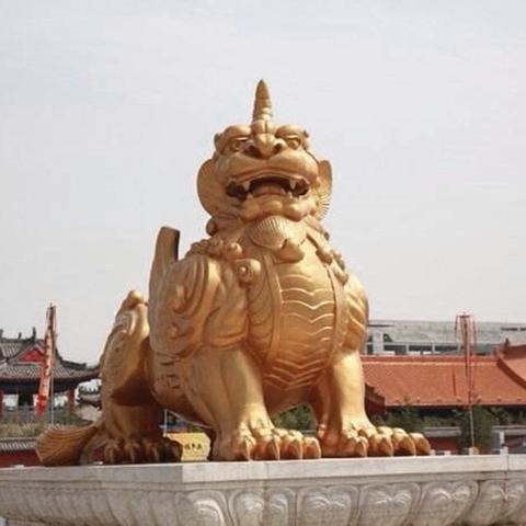 中药铺门口的“断案神兽”：獬豸雕像里藏着哪些老药铺的生存密码？