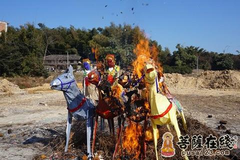 招财纸马焚化选申时：一场藏在时辰里的「人神交易」密码