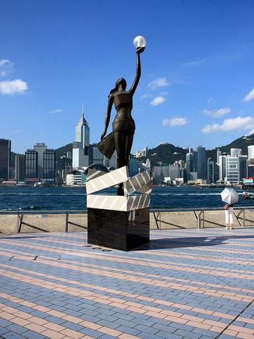 粤港人跑马前为啥要拜黄大仙？这尊神仙的”招财密码”藏在百年民俗里