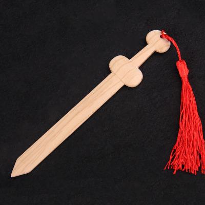 流产女性床头挂桃木剑：一场跨越千年的民间守护仪式