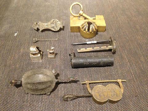 一块“偏财打火石”的秘密:为何必须取自赌场旧址?