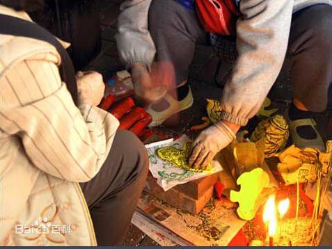 民间“化小人”法事里,绿豆和盐凭啥成了“主角”?