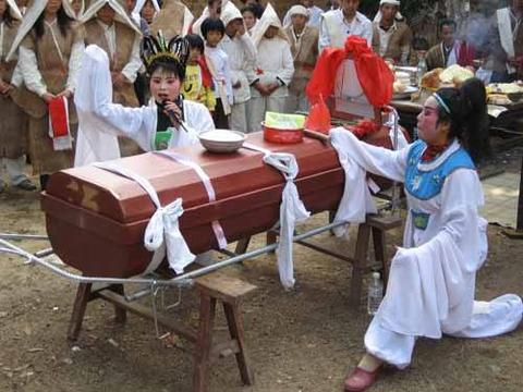 守孝期间为啥不能结婚？老祖宗的规矩里藏着这些讲究