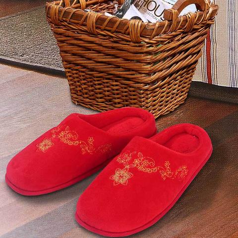 老辈人说“夫妻鞋要绑红绳同放”,背后藏着多少婚姻密码?