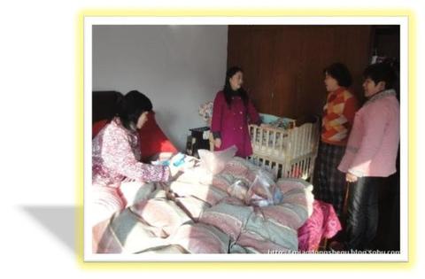 产妇房门挂红布条:一块红布背后的生育民俗密码