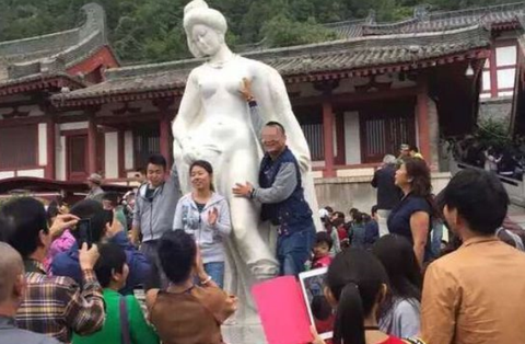 杨贵妃裸像三十年风水局:华清池能量场的隐秘扰动