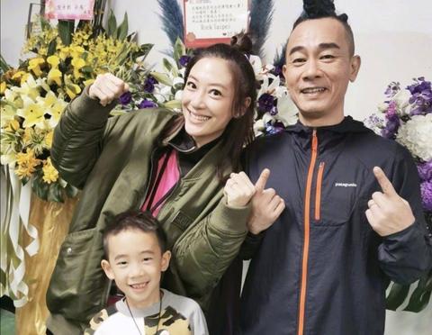 应采儿为Hoho穿女装？从庚金八字与双子座看反转命局