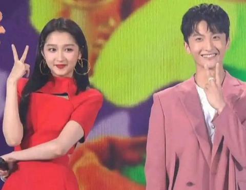 爆！王安宇关晓彤被曝同居？从狮子座VS处女座看背后命盘悬念