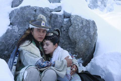 陈小春应采儿雪山热吻:八字揭秘16年婚姻不老术