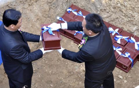 邓州骨灰错领风水反转？阴宅气场背后大隐情