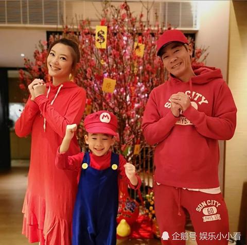 春晚合体甜到翻？陈小春应采儿八字藏反转