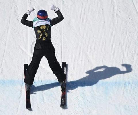 谷爱凌预赛失误却惊现风水暗助？米兰赛场气场玄机大反转