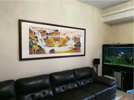 租房挂风水画,选可移除挂钩还是钉子?风水大师的惊人发现!